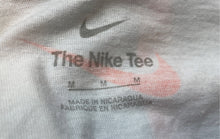 Load image into Gallery viewer, Nike Mens White Miami Dolphins Tyreek Hill #10 Pullover T-Shirt Size Medium
