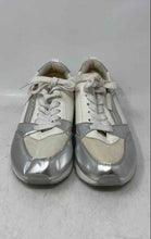 Load image into Gallery viewer, Rouge Womens White Silver Low Top Round Toe Lace-Up Sneakers Shoes Size 9
