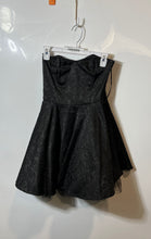 Load image into Gallery viewer, Forever 21 Womens Black Floral Sweetheart Neck Strapless Fit &amp; Flare Dress Sz M
