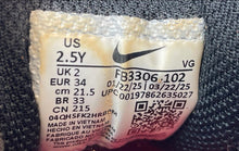Load image into Gallery viewer, Nike Kids Vapor Shark 3 FB3306-102 White Red Black Football Cleats Size 2.5Y
