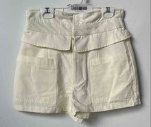 Load image into Gallery viewer, Forever 21 Womens White Front Patch Pockets Belt Loops Cargo Shorts Size Small
