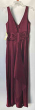 Load image into Gallery viewer, Laundry By Shelli Segal Womens Burgundy Ruched Long Maxi Dress Size 6P With Tag
