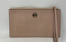 Load image into Gallery viewer, Michael Kors Womens Jet Set Light Rose Pink Leather Inner Divider Wristlet Purse
