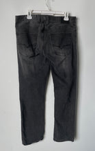 Load image into Gallery viewer, Guess Mens Black Denim Distressed 5 Pocket Design Straight Jeans Size 32

