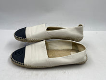 Load image into Gallery viewer, Authentic Tory Burch Womens White Black Slip-On Espadrille Flats Size 11M Worn
