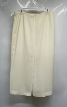 Load image into Gallery viewer, Le Suit Womens Cream Bazck Zip And Slit Straight &amp; Pencil Skirt Size 12P
