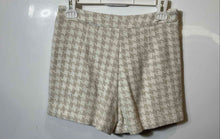 Load image into Gallery viewer, Zara Womens Beige Houndstooth Print Tweed Pull-On Mini Skort Size Small
