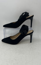 Load image into Gallery viewer, Adrienne Vittadini Womens Black Pointed Toe Slip-On Stiletto Pump Heels Size 7M
