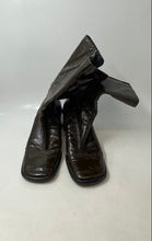 Load image into Gallery viewer, Fantasy Womens Brown Square Toe Pull-On Ankle Boots Size EUR 41
