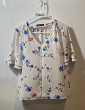 Load image into Gallery viewer, Ivanka Trump Womens White Floral Short Sleeve V-Neck Pullover Blouse Top Size S
