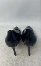 Load image into Gallery viewer, Vince Camuto Womens Savilla Black Leather Pointed Toe High Pump Heels Size 8M
