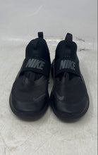 Load image into Gallery viewer, Nike Kids Flex Runner 4 IF2894-001 Black Slip-On Running Shoes Size 13.5C
