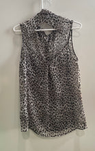 Load image into Gallery viewer, Forever 21 Womens Black White Animal Print Sleeveless Button-Up Shirt Size M
