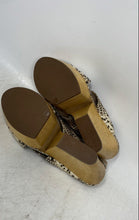 Load image into Gallery viewer, Diane Von Furstenberg Womens Beige Snakeskin Print Platform Heels Size 6M
