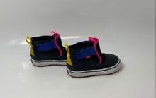Load image into Gallery viewer, Vans Boys Hi Terrain V MTE-1 Black Leather Mid Top Sneaker Shoes Size 7
