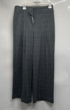 Load image into Gallery viewer, Banana Republic Womens Gray Pleated Pockets Wide Leg Dress Pants Size 6
