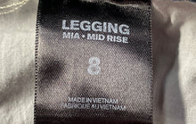 Load image into Gallery viewer, Express Womens Blue Denim Dark Wash Mid-Rise Legging Jegging Jeans Size 8
