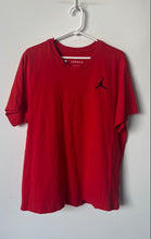 Load image into Gallery viewer, Nike Mens Jordan Jumpman Red Cotton Short Sleeve Crew Neck T-Shirt Size XL
