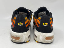 Load image into Gallery viewer, Authentic Nike Kids Air Max Plus Orange Black Sneaker Shoes Size 3.5Y Damaged
