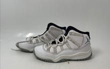 Load image into Gallery viewer, Nike Kids Air Jordan 11 Retro White Lace-Up Basketball Shoes Size 1.5Y
