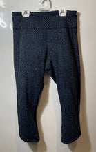 Load image into Gallery viewer, Lululemon Womens Blue Geometric Shatter Weave Desert Cropped Leggings Size 10

