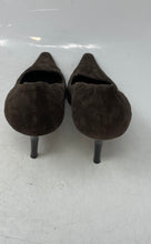 Load image into Gallery viewer, Adrienne Vittadini Womens Brown Quilted Slip-On Stiletto Pump Heels Size 8M
