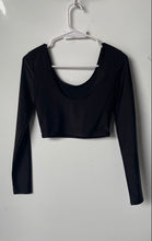 Load image into Gallery viewer, Forever 21 Womens Black Long Sleeve Scoop Neck Cropped Top Size Small
