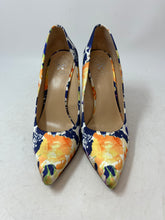 Load image into Gallery viewer, Vince Camuto Womens Kain Multicolor Floral Pointed Toe Pump Heels Size 10 M
