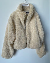 Load image into Gallery viewer, Zara Womens Beige Long Sleeve Collared Fluffy Full-Zip Cropped Jacket Size XL
