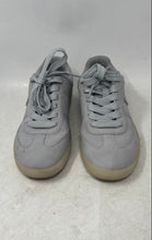 Load image into Gallery viewer, Guess Womens Gray Round Toe Low Top Lace-Up Sneaker Shoes Size 7M
