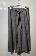 Load image into Gallery viewer, Zara Womens Black White Flat Front Belt Loops Wide-Leg Paperbag Pants Size Small
