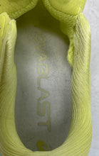 Load image into Gallery viewer, Asics Mens Novablast 3 1011B458 Yellow Sneaker Shoes Size 12 Missing Laces
