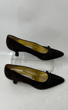 Load image into Gallery viewer, Pancaldi Womens Arianna Brown Bow Suede Pointed Toe Kitten Pump Heels Size 7
