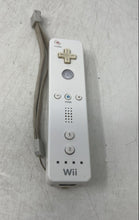 Load image into Gallery viewer, Nintendo Wii Model RVL-003 White Wireless Remote Controller Untested
