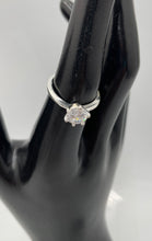 Load image into Gallery viewer, Unbranded Fashion Women Ring Silver-Tone Weight 2.1g (NCL)
