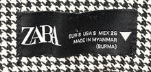 Load image into Gallery viewer, Zara Womens Black White Mini Houndstooth Flat Front Skinny Leg Dress Pants Sz S
