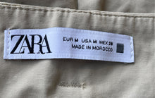 Load image into Gallery viewer, Zara Womens Beige Pockets Flat Front Stretch Button Cargo Pants Size M
