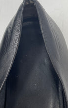 Load image into Gallery viewer, Authentic Tory Burch Womens Black Leather Slip-On Ballet Flats Size 8 Damaged

