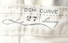 Load image into Gallery viewer, Levi's Womens White 5-Pocket Design Demi Curve Skinny Jeans Pants Size 27x32
