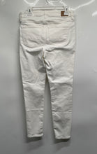 Load image into Gallery viewer, American Eagle Womens White Denim Stretch Pockets Skinny Jeans Size 10
