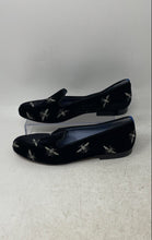 Load image into Gallery viewer, Unbranded Womens Black Gray Embroidered Bee Printed Slip-On Loafer Shoes Size 6B
