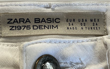 Load image into Gallery viewer, Zara Womens White Denim Light Wash Stretch Pockets Skinny Leg Jeans Size No Size
