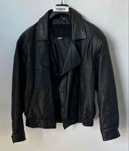 Load image into Gallery viewer, La Vita Mens Black Leather Long Sleeve Snap Front Motorcycle Jacket Size Small
