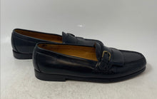 Load image into Gallery viewer, Cole Haan Mens Pinch Buckle Kiltie Black Leather Loafer Dress Shoes Size 9.5

