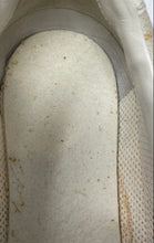Load image into Gallery viewer, Authentic Salvatore Ferragamo Womens Mansfield Beige Sneaker Shoes Sz 7B Damaged
