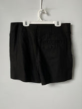 Load image into Gallery viewer, Banana Republic Womens Black Flat Front Pockets Stretch Chino Shorts Size 6
