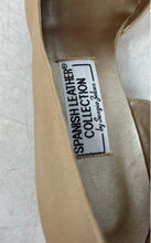 Load image into Gallery viewer, Sergio Zelcer Womens Gold-Tone Leather Slip-On Kitten D'Orsay Heels Size 6M
