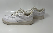 Load image into Gallery viewer, Nike Mens Air Force 1 07 White Low Top Lace-Up Sneaker Shoes Size 7
