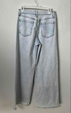 Load image into Gallery viewer, Forever 21 Womens Blue Denim Light Wash Premium Wide Leg Jeans Size 28
