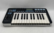 Load image into Gallery viewer, Samson Graphite 25 Black White Key Mini USB MIDI Keyboard Controller
